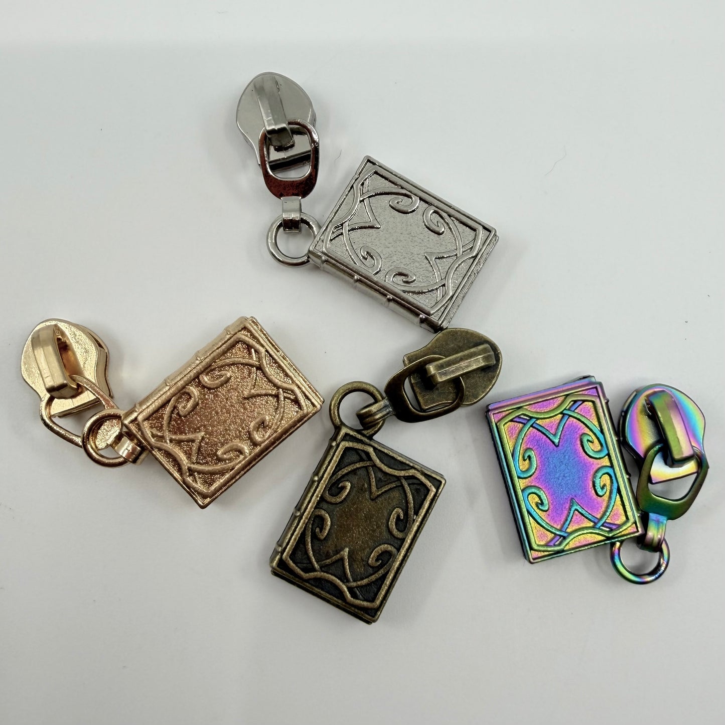 Zipper Pulls || Fantasy Book - #5 Custom Pull